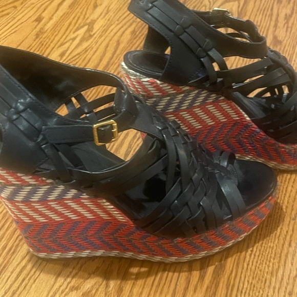 Gorgeous Tory Burch platform. - Picture 4 of 10